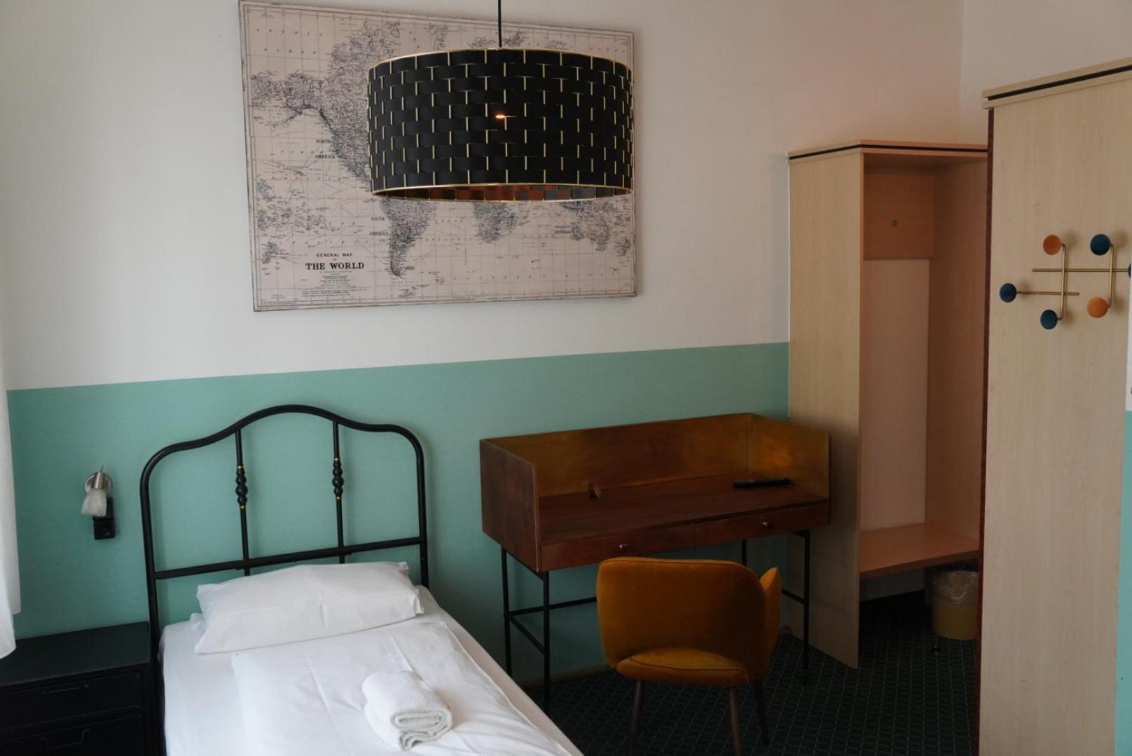 Kehl Hafen 17 Hotel Kueche Bar מראה חיצוני תמונה